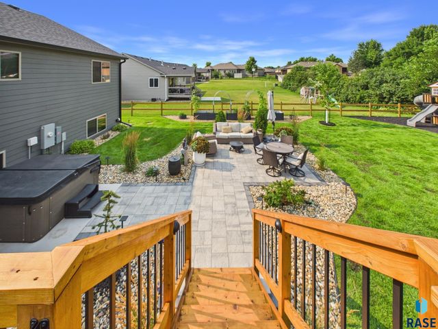1801 S Firefly Dr Drive, Sioux Falls, SD 57110