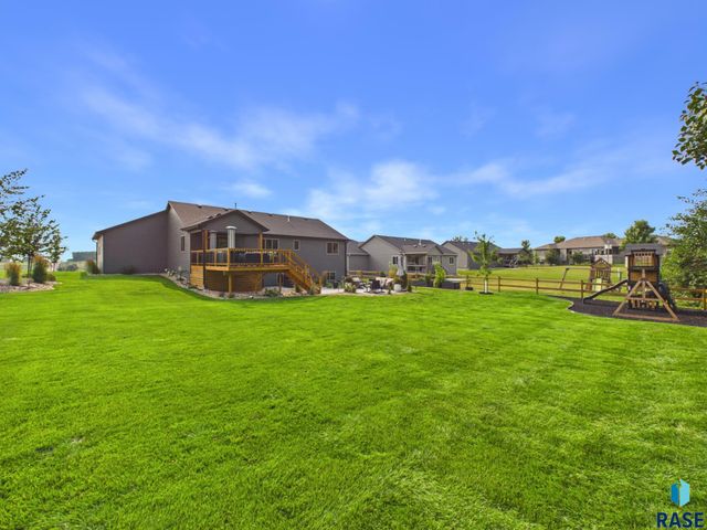 1801 S Firefly Dr Drive, Sioux Falls, SD 57110