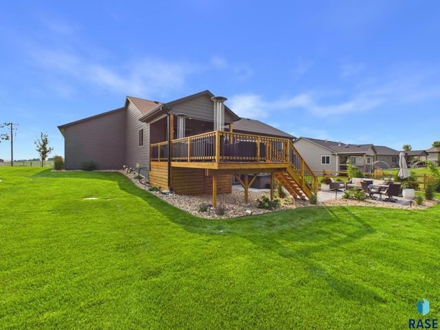 1801 S Firefly Dr Drive, Sioux Falls, SD 57110