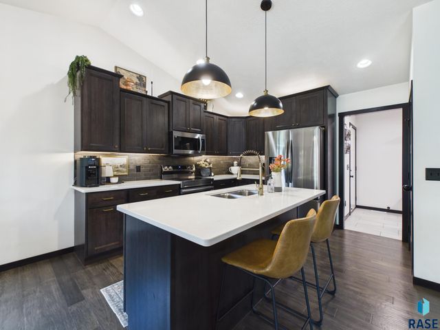 1801 S Firefly Dr Drive, Sioux Falls, SD 57110