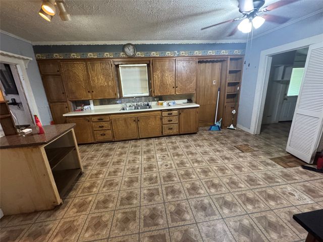 2710 US HWY 80, Grand Saline, TX 75140