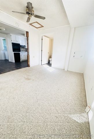 803 W Moore Street, Henryetta, OK 74437