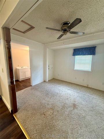 803 W Moore Street, Henryetta, OK 74437