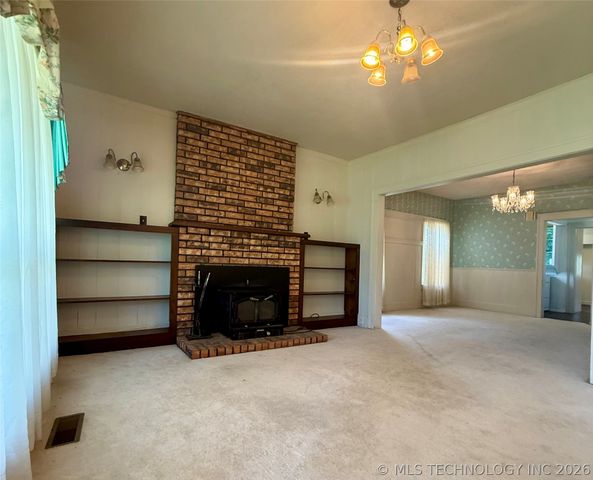 803 W Moore Street, Henryetta, OK 74437