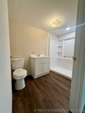 803 W Moore Street, Henryetta, OK 74437