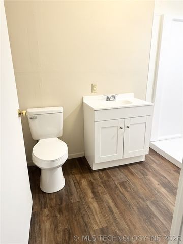 803 W Moore Street, Henryetta, OK 74437