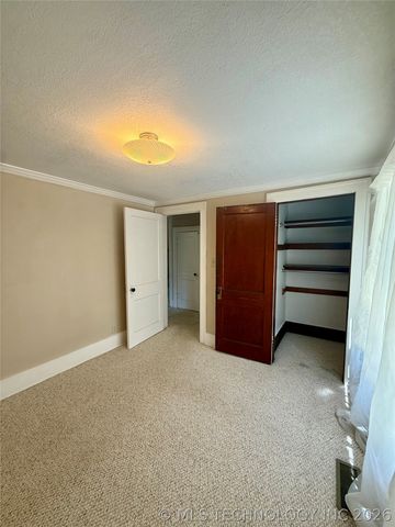 803 W Moore Street, Henryetta, OK 74437
