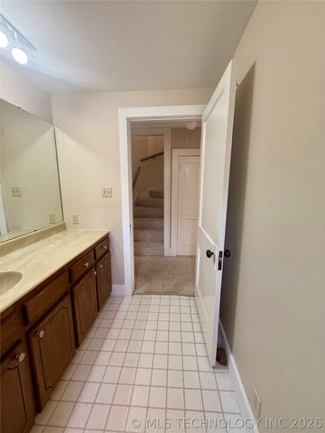 803 W Moore Street, Henryetta, OK 74437