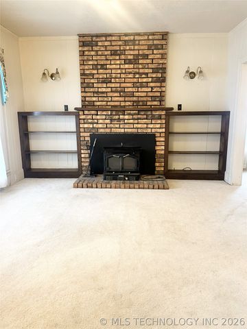 803 W Moore Street, Henryetta, OK 74437