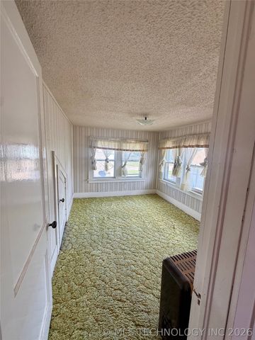 803 W Moore Street, Henryetta, OK 74437