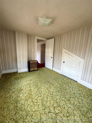803 W Moore Street, Henryetta, OK 74437
