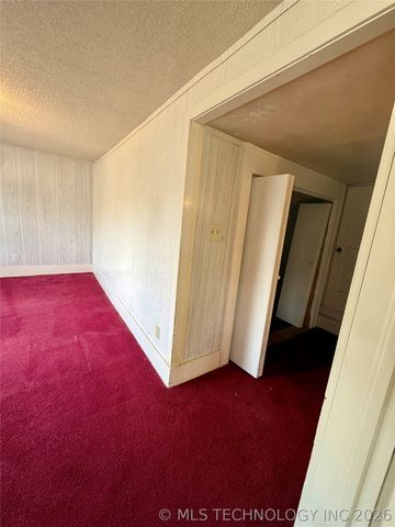 803 W Moore Street, Henryetta, OK 74437