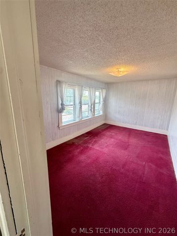 803 W Moore Street, Henryetta, OK 74437