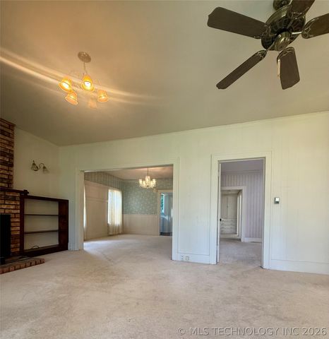 803 W Moore Street, Henryetta, OK 74437