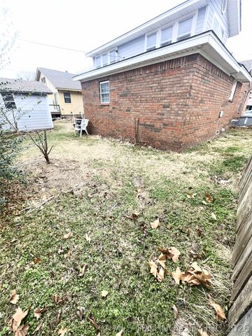 803 W Moore Street, Henryetta, OK 74437