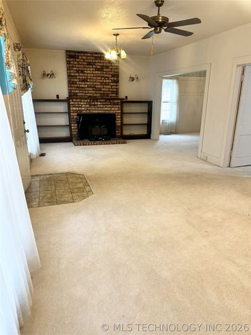803 W Moore Street, Henryetta, OK 74437