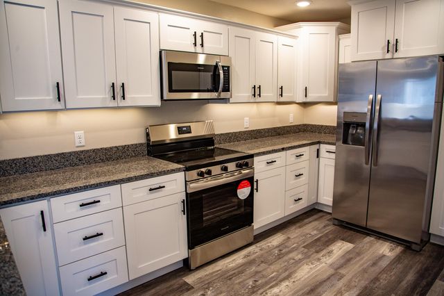 000 Kenny Street, Ava, MO 65608