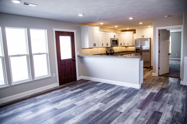 000 Kenny Street, Ava, MO 65608