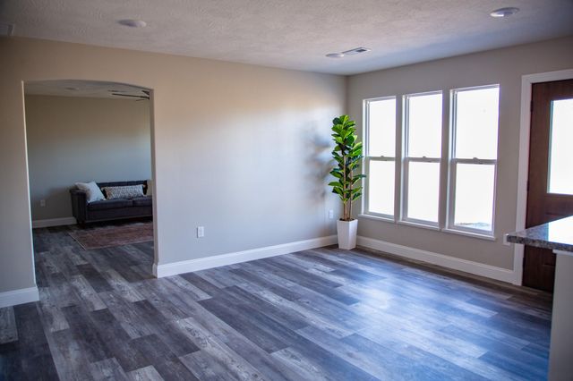 000 Kenny Street, Ava, MO 65608