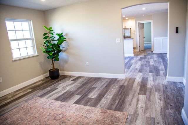 000 Kenny Street, Ava, MO 65608