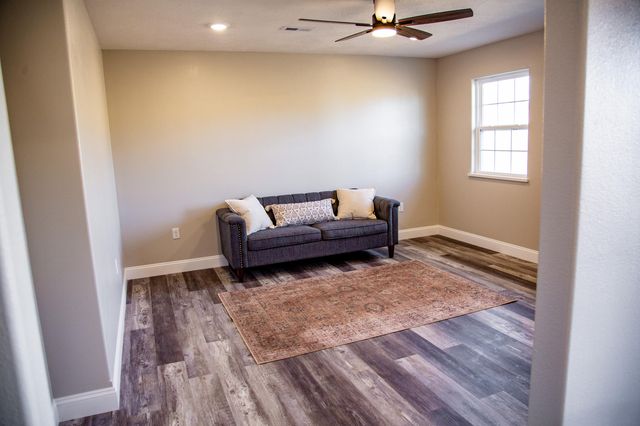 000 Kenny Street, Ava, MO 65608