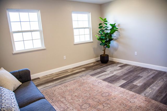 000 Kenny Street, Ava, MO 65608