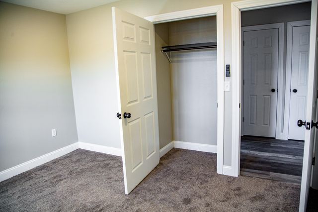 000 Kenny Street, Ava, MO 65608