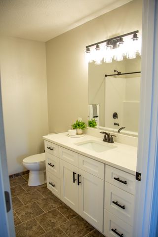 000 Kenny Street, Ava, MO 65608