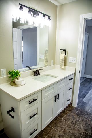 000 Kenny Street, Ava, MO 65608