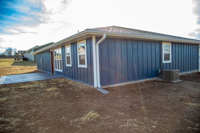 000 Kenny Street, Ava, MO 65608