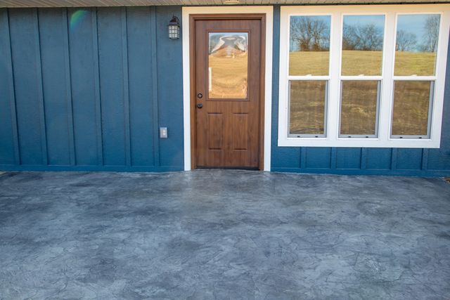 000 Kenny Street, Ava, MO 65608