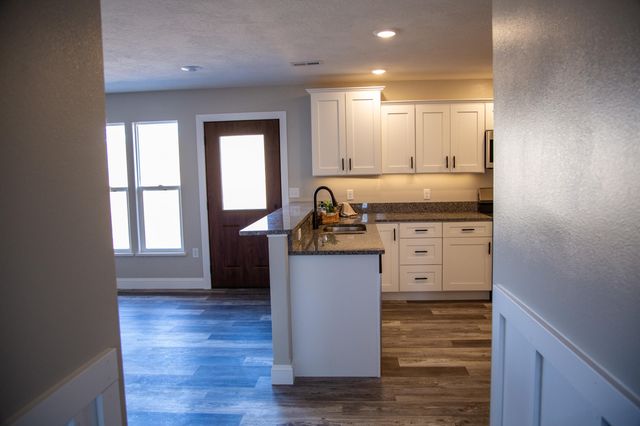 000 Kenny Street, Ava, MO 65608