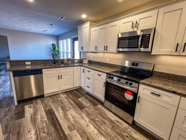 000 Kenny Street, Ava, MO 65608