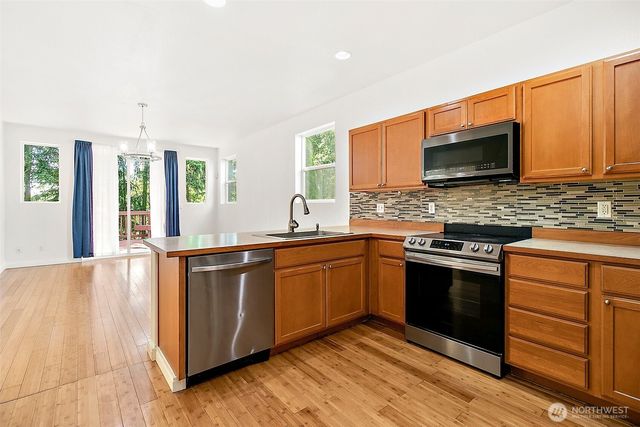 19114 96th Ave Ct E, Puyallup, WA 98375