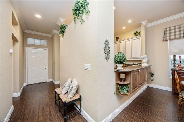 6541 Ilex CIR, Naples, FL 34109