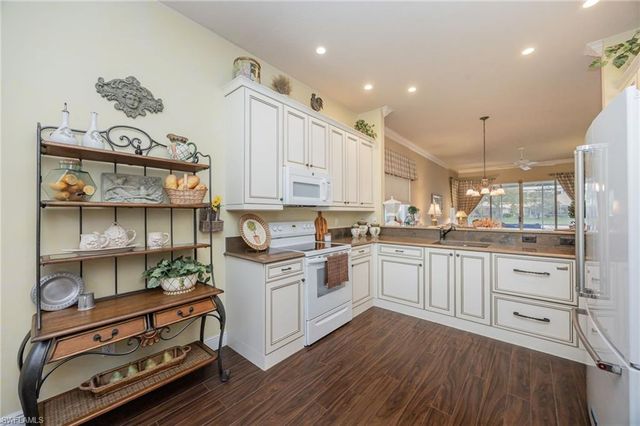 6541 Ilex CIR, Naples, FL 34109