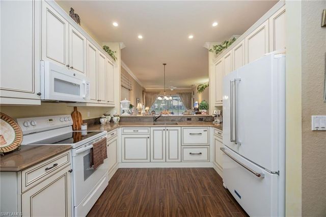 6541 Ilex CIR, Naples, FL 34109