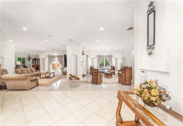 5206 Topeka Drive, Tarzana, CA 91356