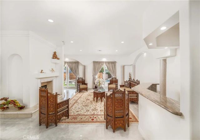 5206 Topeka Drive, Tarzana, CA 91356