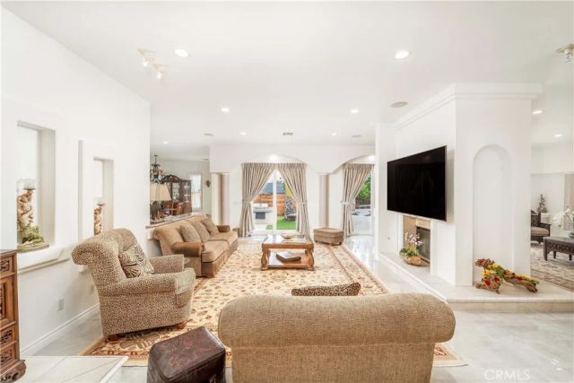 5206 Topeka Drive, Tarzana, CA 91356