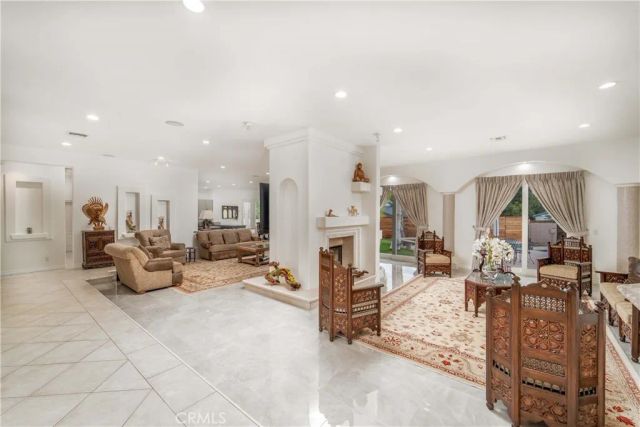 5206 Topeka Drive, Tarzana, CA 91356