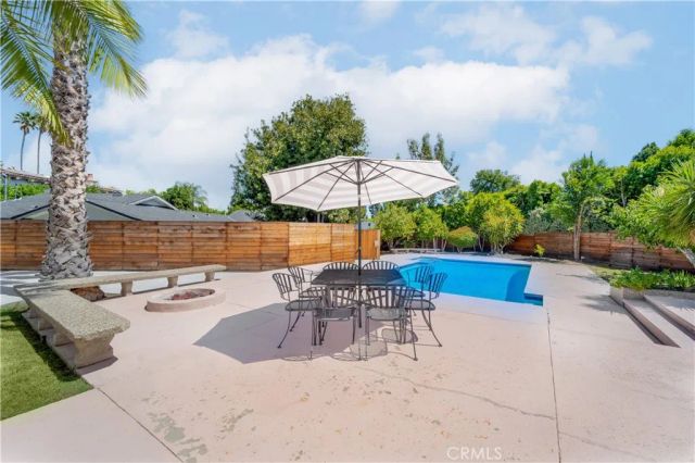 5206 Topeka Drive, Tarzana, CA 91356