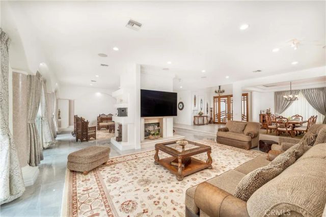 5206 Topeka Drive, Tarzana, CA 91356