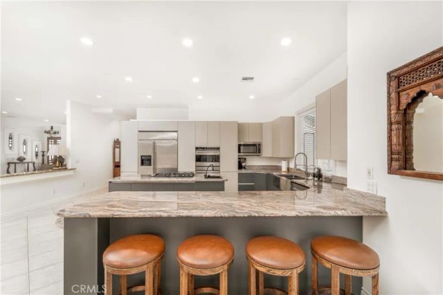 5206 Topeka Drive, Tarzana, CA 91356