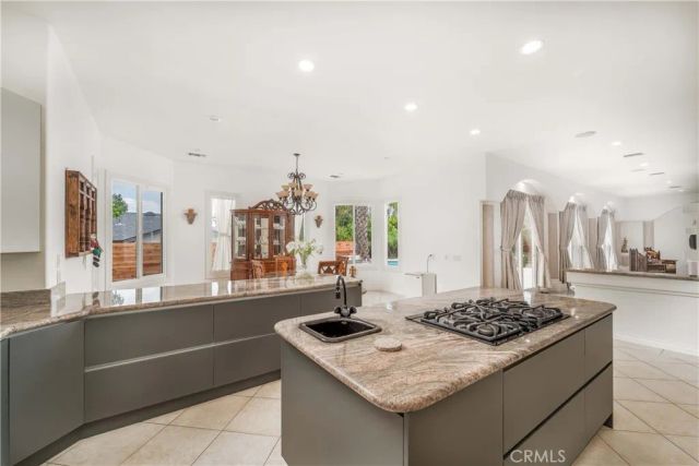 5206 Topeka Drive, Tarzana, CA 91356