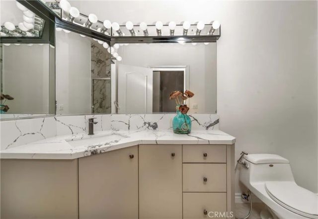5206 Topeka Drive, Tarzana, CA 91356