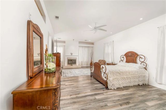 5206 Topeka Drive, Tarzana, CA 91356