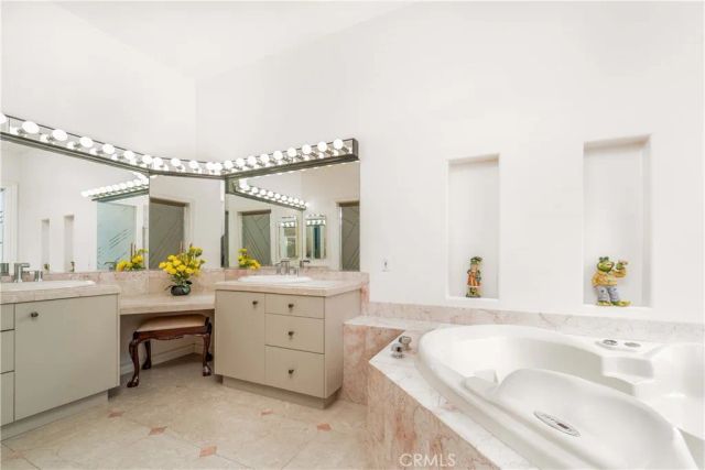 5206 Topeka Drive, Tarzana, CA 91356
