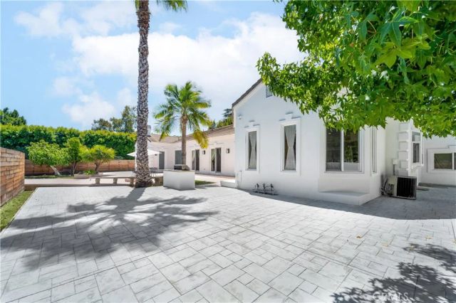 5206 Topeka Drive, Tarzana, CA 91356