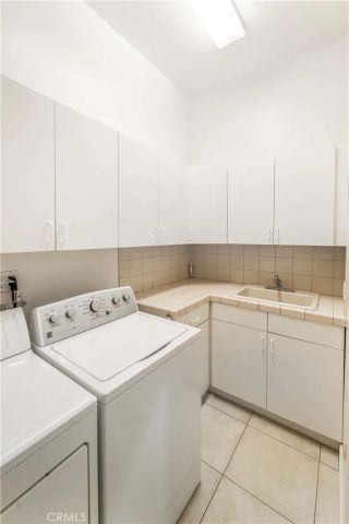 5206 Topeka Drive, Tarzana, CA 91356